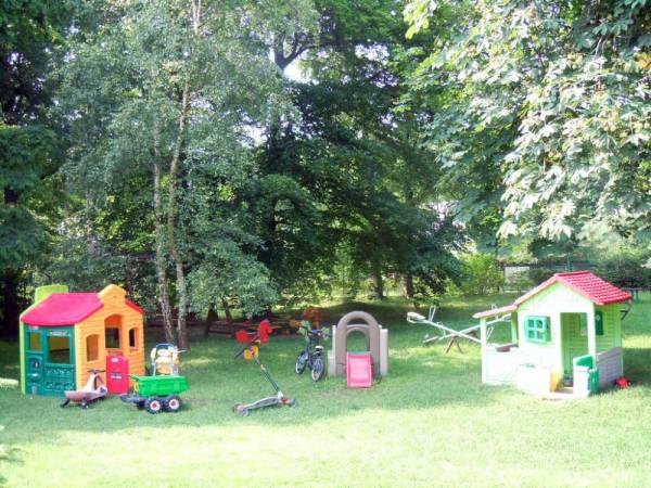 Gajówka - Całoroczne Pokoje i Apartamenty