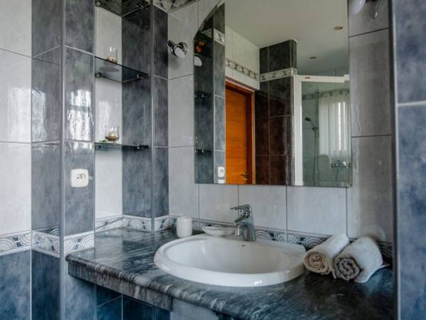 Willa PLATAN Łazienka