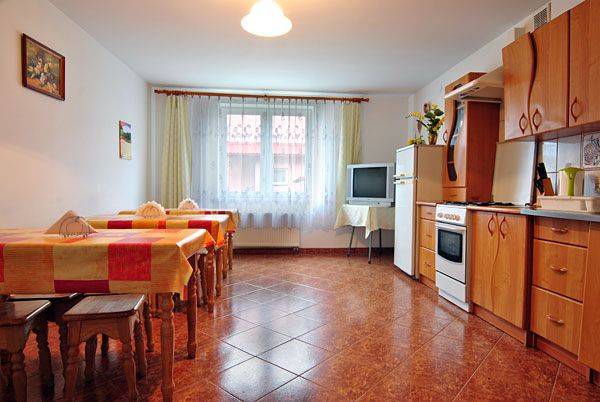 Kuchnia i jadalnia dla gosci