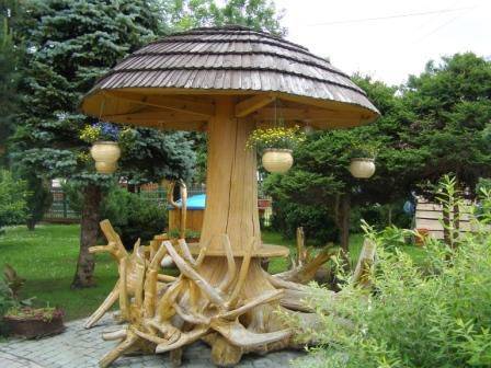 Stolik pod grzybkiem