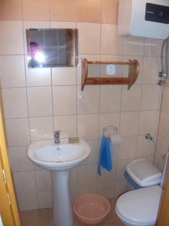 łazienka w dużym domku