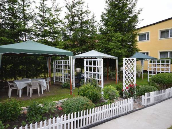 Dom Gościnny AGA w pobliżu jeziora i lasu