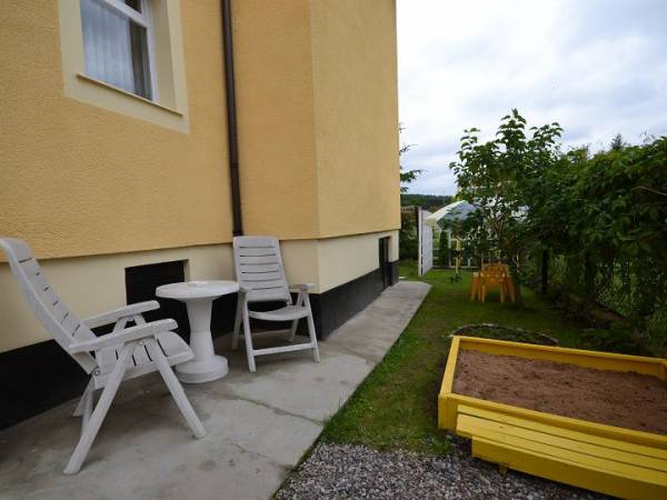 Dom Gościnny AGA w pobliżu jeziora i lasu