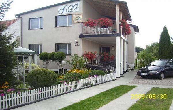 Dom Gościnny AGA w pobliżu jeziora i lasu