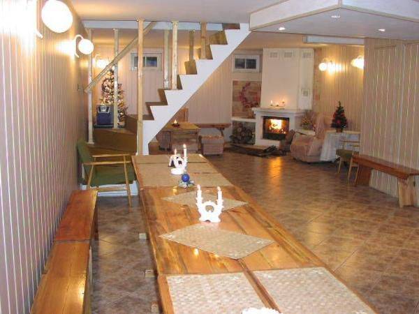 Fragm. sali kominkowej.