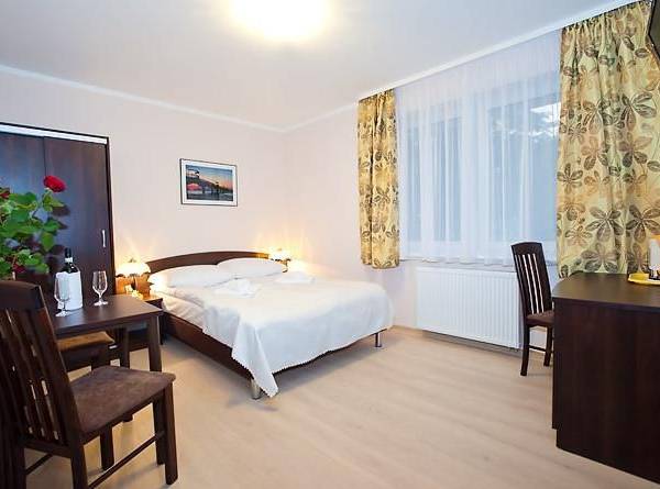 Pokój 2 osobowy z lodówką