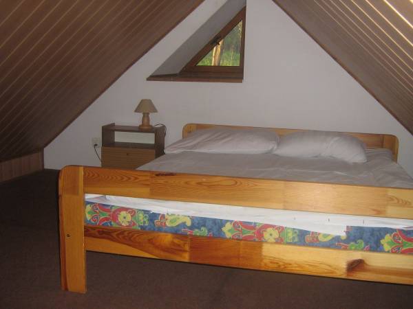 jedna z sypialni na antresoli
