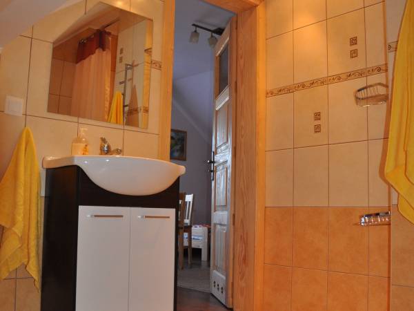 Łazienka w pokoju A