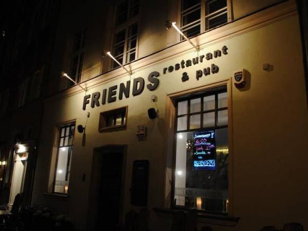 Friends Restaurant & Pub