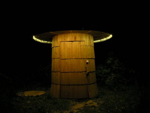 toaleta w kształcie grzybka