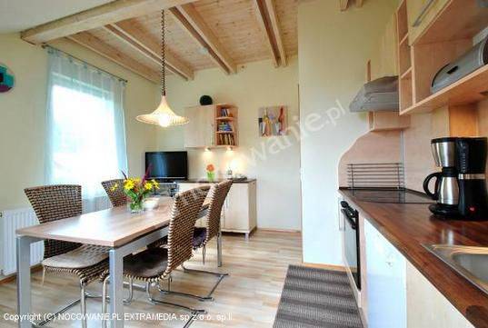 pokój z aneksem kuchennym piętro