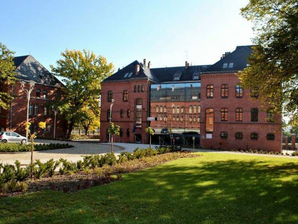 Szkolne Schronisko Młodzieżowe "Dąbrówka"