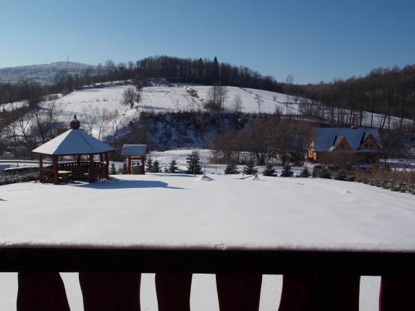 Całoroczne domki z kominkami - widok z domku