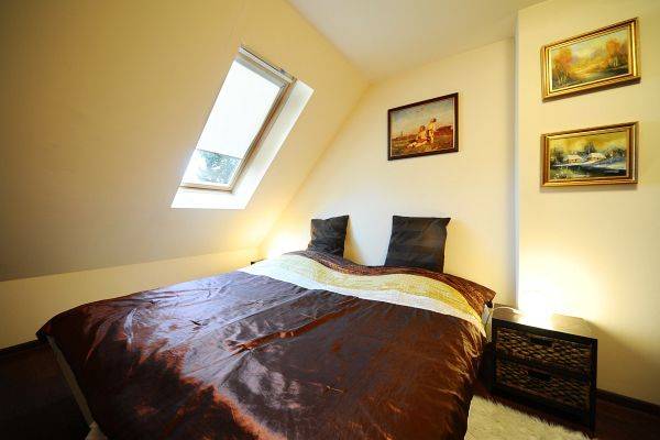 Apartament brązowy,dwupokojowy z aneksem kuchennym