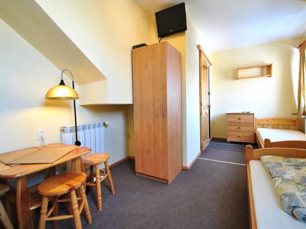 Pokój nr 6 (3-osobowy)