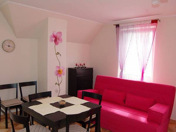 Apartament Amarantowy 