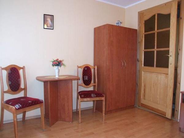 Pokoje Gościnne i Domki ,,CENTRUM''