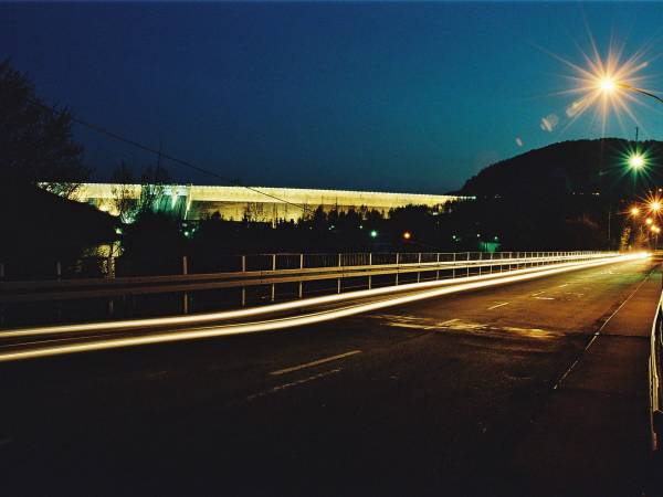 Zapora w Solinie wieczorem