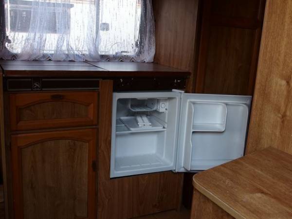 Lodówka w każdej przyczepie kempingowej Mauritius Mielno