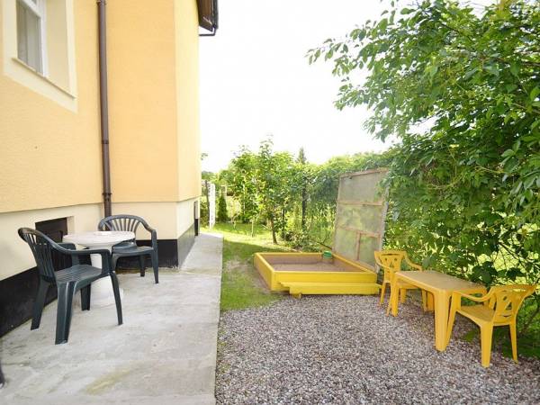 Dom Gościnny AGA w pobliżu jeziora i lasu