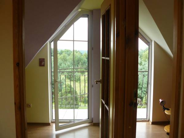 Dom Bratek Balkoniki na piętrze