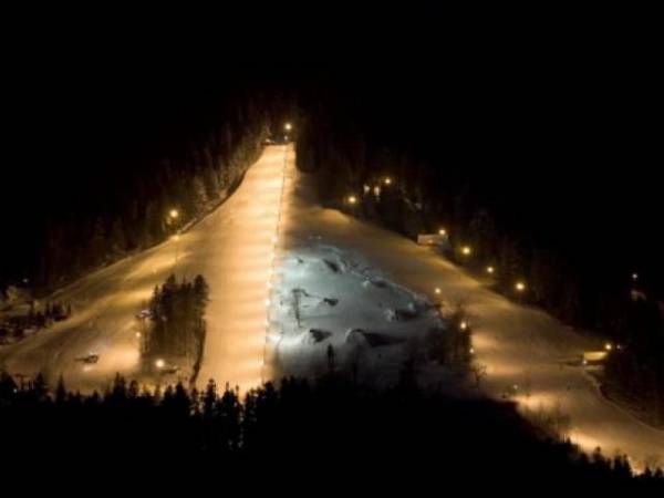 oświetlony wyciąg narciarski CTE