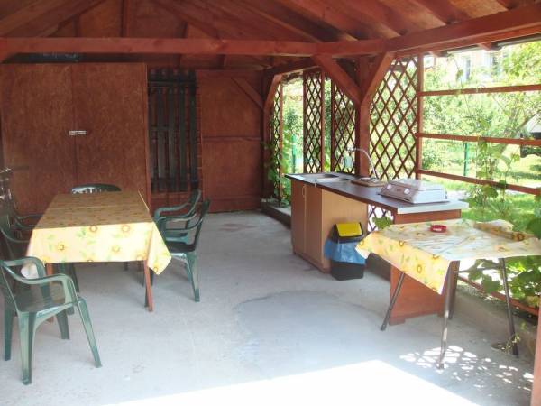 Altanka ogrodowa z grillem rybnym