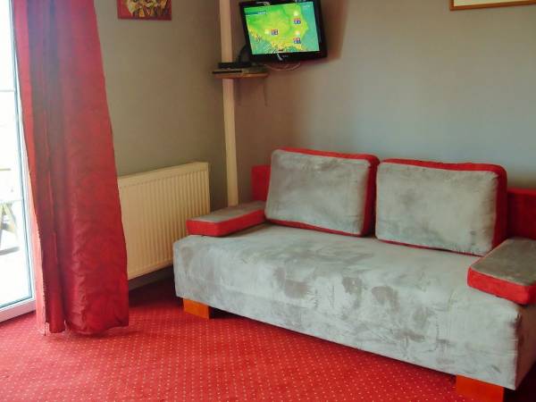 Nowe, rozkładane kanapy w pokojach 7+8