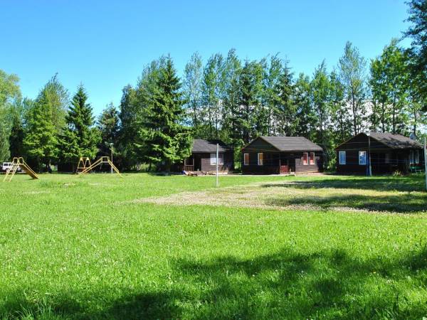 przestrzeń zielona i domki ST3