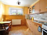 kuchnia w pokoju gościnnym