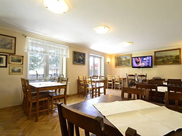 Sala jadalna na parterze.