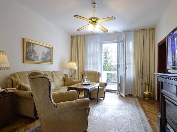 Aparetament 2 pokojowy z tarasem na 1 piętrze.