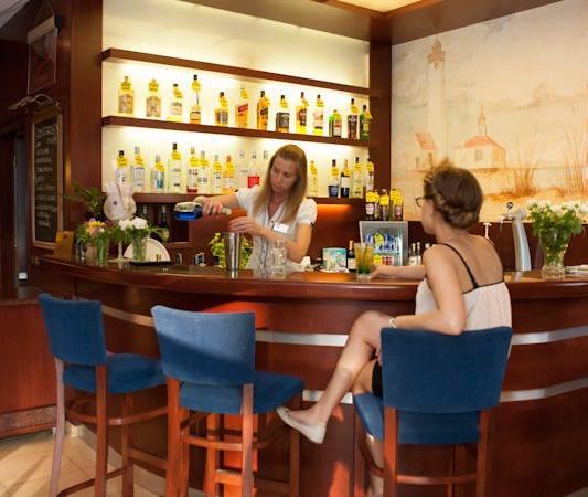 Dojechałeś do Mielna nad ranem? Nie ma problemu. Nasz drink-bar czynny jest całą dobę!