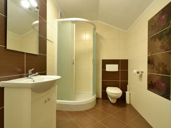 łazienka pokój czterosobowy