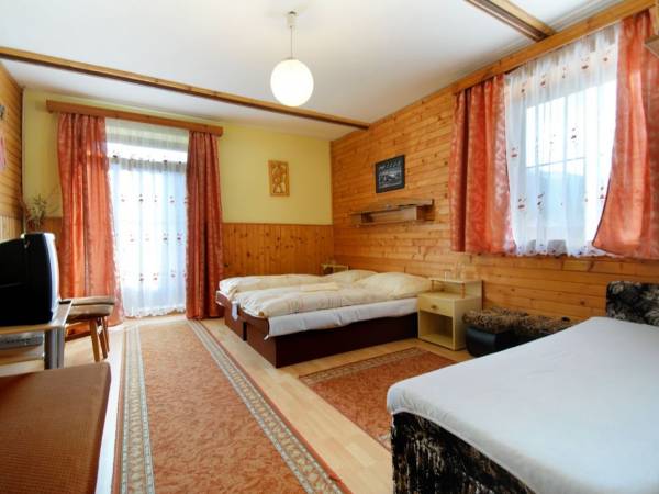 pokoj 3 osobovy s balkonom