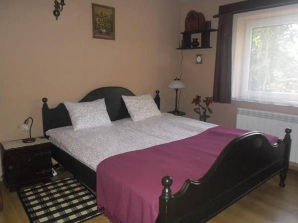 Pokoje Gościnne Pod Lasem