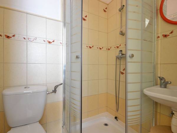 Łazienka pokój 4 osobowy 1