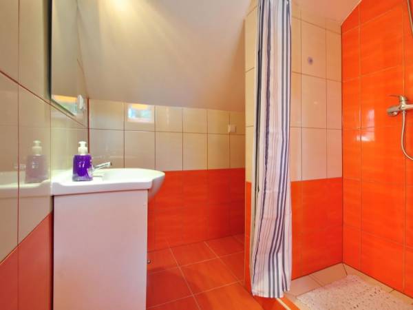 Agroturystyka Pod Sosnami, Młyńska Chata Domek