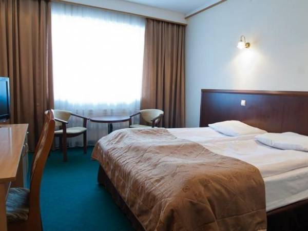 Hotel Ambasador Chojny Łódź * * *