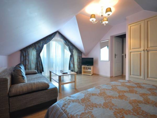 rodzinny 3-4 os z łazienką, mini aneksem i balkonem