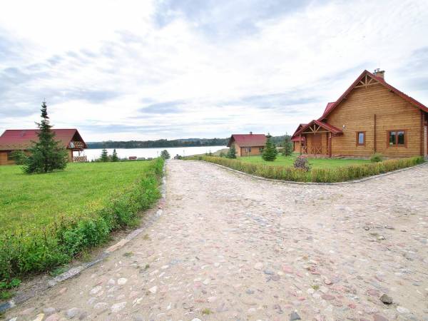 Domy nad jeziorem Blanki