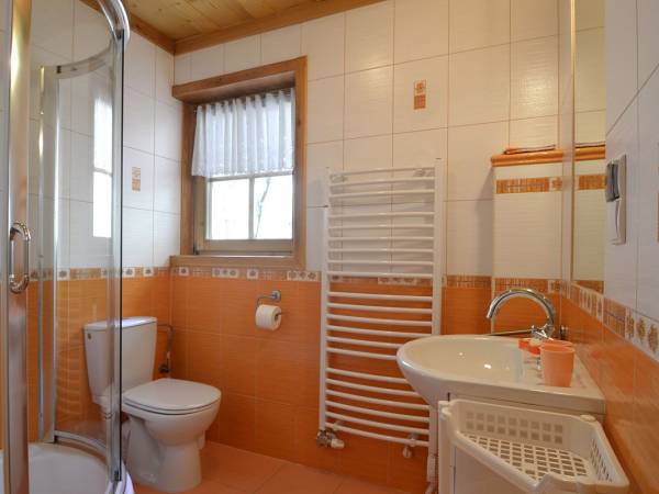 POKOJE i APARTAMENTY REGIONALNE