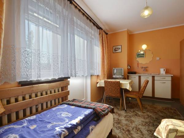 POKOJE i APARTAMENTY REGIONALNE