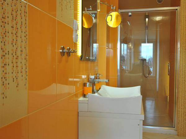 łazienka pomarańczowa