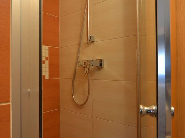 łazienka - pokój 3 osobowy z balkonem