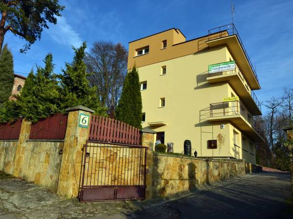 Obiekt od strony wjazdu