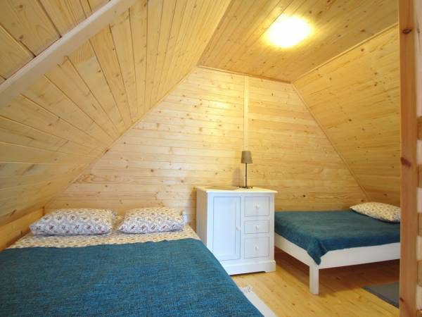 sypialnia 5-osob. z balkonem (domki 9 i 10)