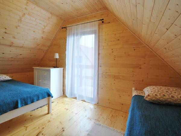 sypialnia 5-osob z balkonem (domki nr 9 i 10)