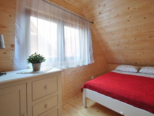 sypialnia 3-osob. (łóżko dwuosobowe + łóżko jednoosobowe))