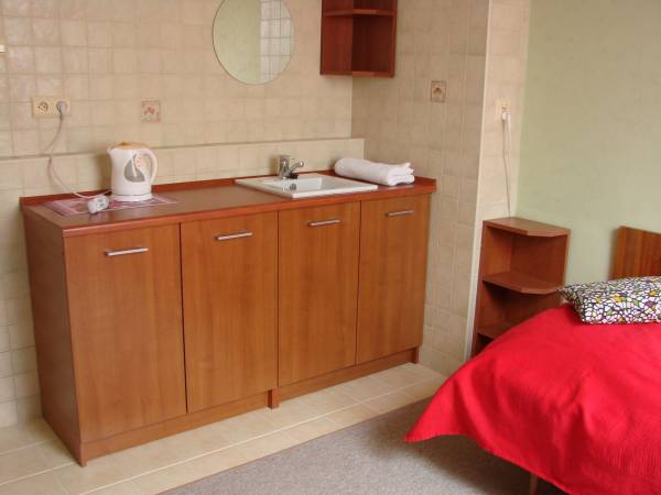 pokój 2 osobowy/ 1 osobowy z umywalką